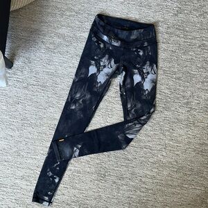 Lucy // Grey Smoke Leggings